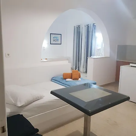 Hotel Memento Perissa (Santorini)