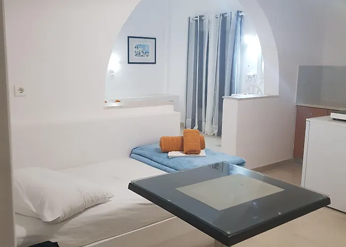 Hotel Memento Perissa (Santorini)