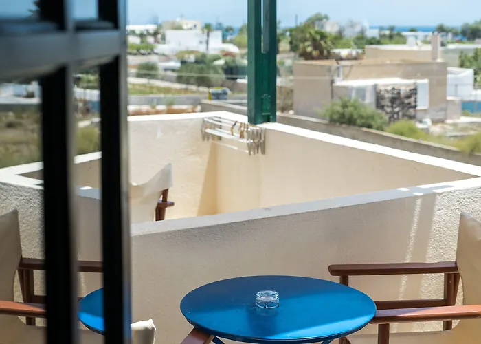 Hotel Memento Perissa (Santorini)