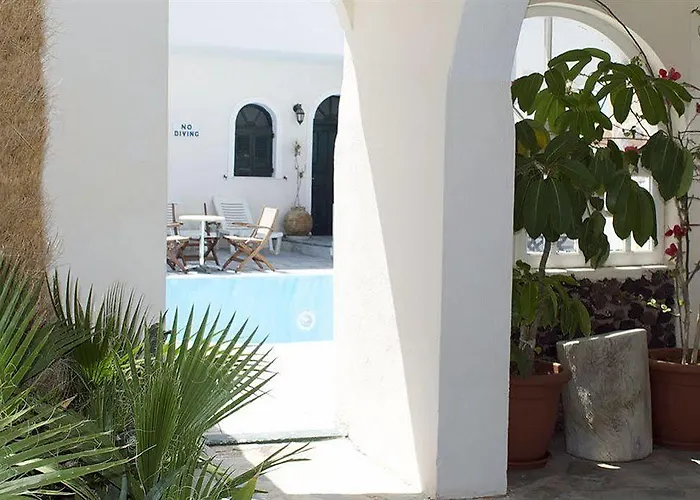 Hotel Memento Perissa (Santorini)