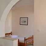 Hotel Memento Perissa (Santorini)