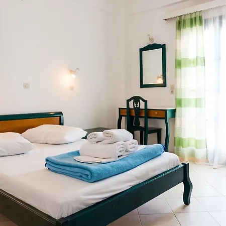 Memento Hotel Perissa (Santorini)