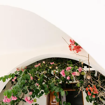 Hotel Memento Perissa (Santorini)