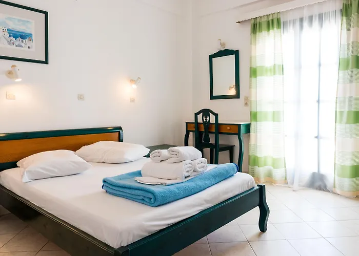 Memento Hotel Perissa (Santorini)