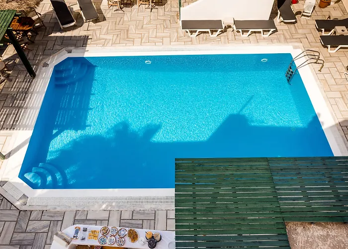 Memento Hotel Perissa (Santorini)